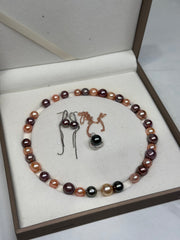 【New arrival】-South sea box （100%get 1 southsea white pearl and 1-2ssg and Black Tahitian 1-4 quantities,30%get full string Mahinda akaya necklace,10-20 Edison pearls)