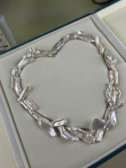 <<NEW ARRIVAL>> Galaxy Phantom Pearl(phantom of Oprah )(3-4pearl per clam huge size)￼