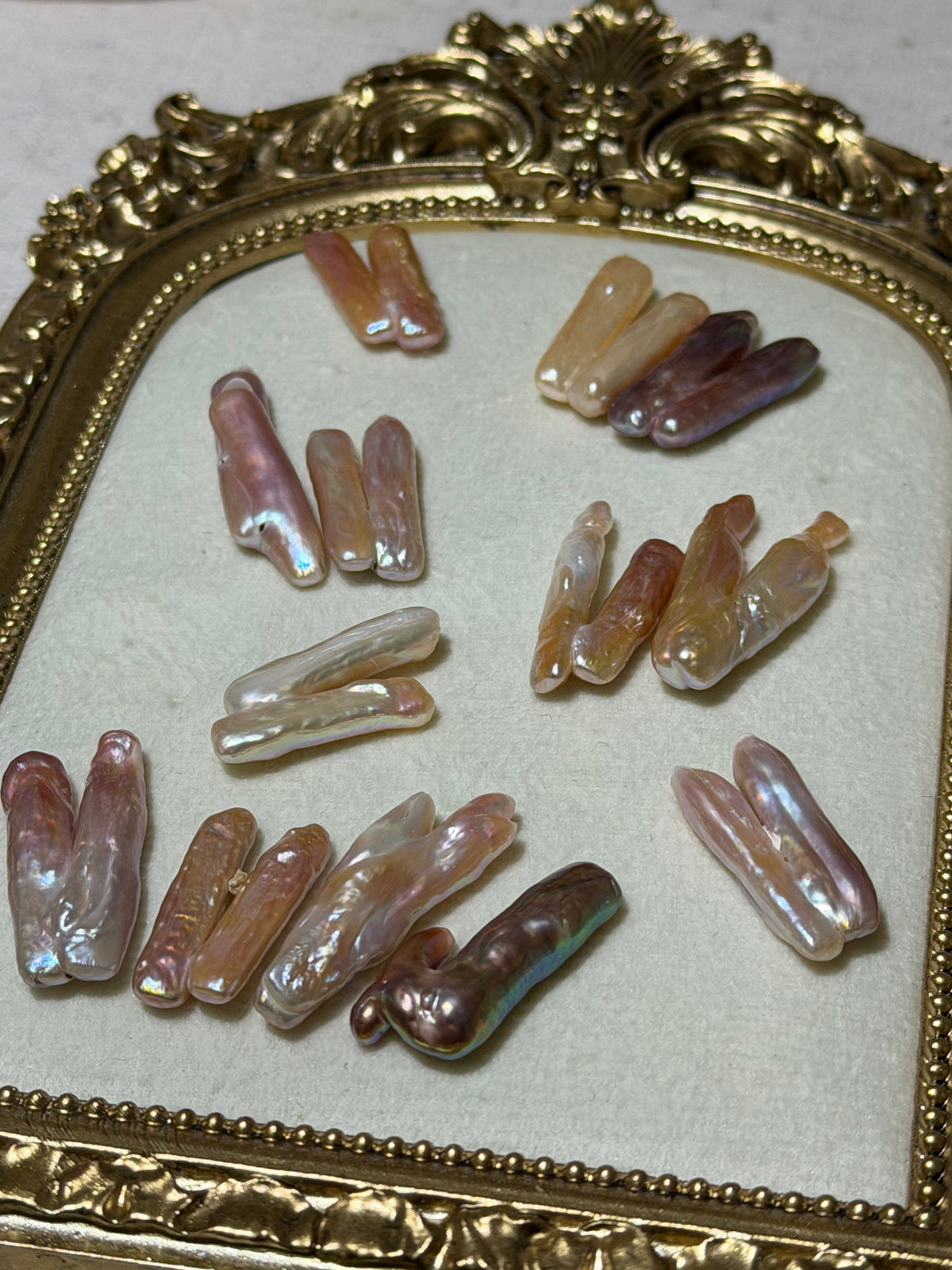 [NEW YEAR ARRIVAL】polychrome grass shaped pearl（2-3pcs ）